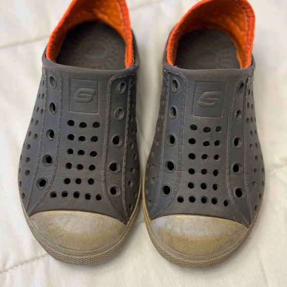 Sketchers Guzman Step Slip Ons 8T - Picture 3 of 4